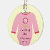 Attendre cet ornement de Noël (Gauche)