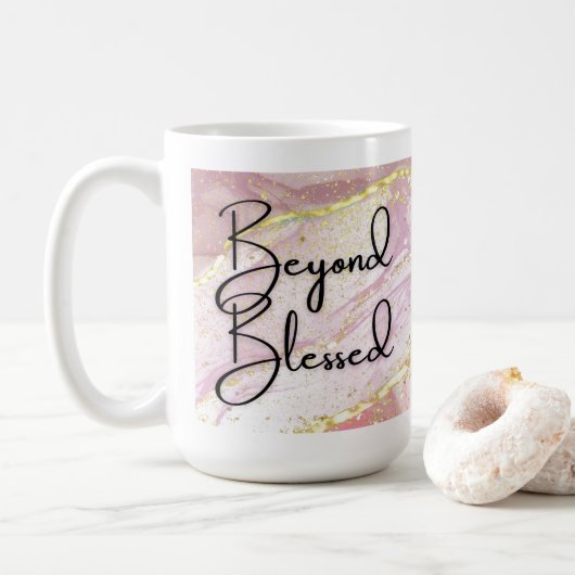 Au-delà du marbre rose or béni 15oz Mug (Avec donut)