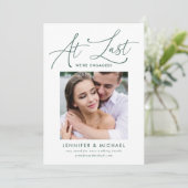 Au Dernier Faire-part de Fiançailles de photos de (Debout devant)