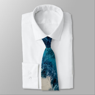 Au-dessus de l'oeuf : Cravate