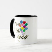 Au-dessus des tasses d'anniversaire de colline et (Devant gauche)