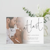 Au Faire-part de Fiançailles photo Dernier Script (Debout devant)