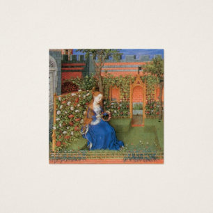 Auberge médiévale dans le jardin rose du château