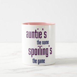 Auntie is de naam, bederven is het spel tweekleurige koffiemok