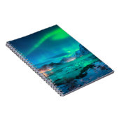 Aurora borealis over de zee kust, sneeuwberg notitieboek (Rechterzijde)