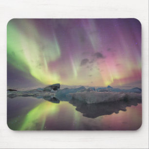 Aurora licht weerkaatst in lagune muismat