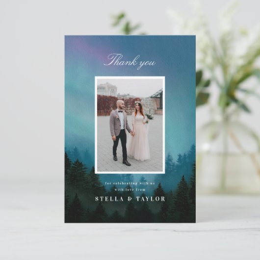 Aurora Merci (Debout devant)