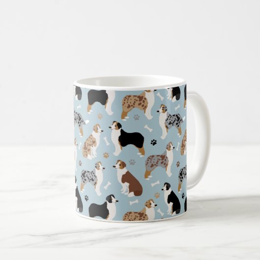Australian Shepherd Botten and Paws Coffee Mok (Voorkant rechts)