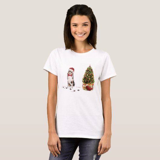 Australian Shepherd Funny kersthond met boom T-shirt (Voorkant volledig)