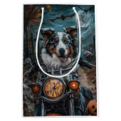 Australian Shepherd Riding Motorcycle Halloween Medium Cadeauzakje (Voorkant)
