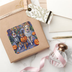Australian Shepherd Trick-or-Treating met Hallowee Vierkante Sticker