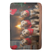 Australian Terrier bij de open haard Kerstmis Badmat (Voorkant Verticaal)