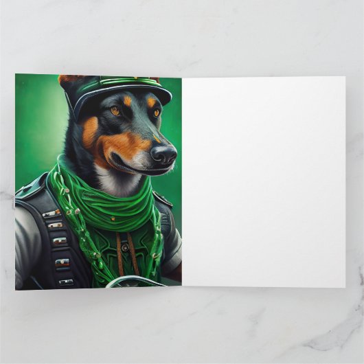 Australische Kelpie rijdt fiets St. Patrick's Day Kaart (Binnen)