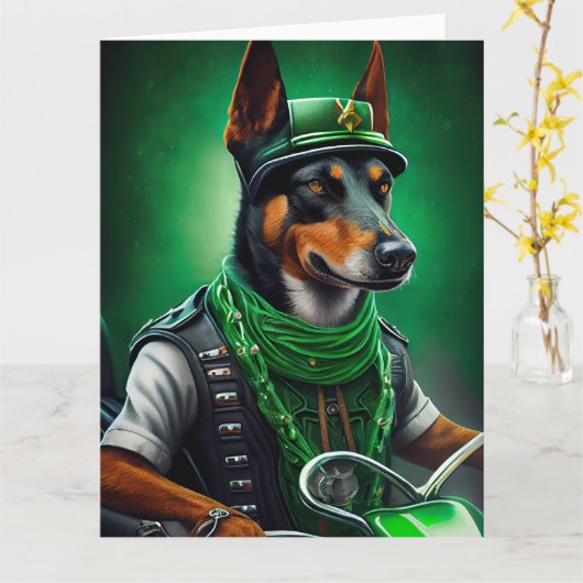 Australische Kelpie rijdt fiets St. Patrick's Day Kaart (Gele Bloem)
