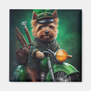 Australische Terrier rijdt op fiets St. Patrick's  Magneet