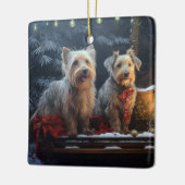 Australische Terriër Sneeuwslee Kerstdecoratie Keramisch Ornament (Links)