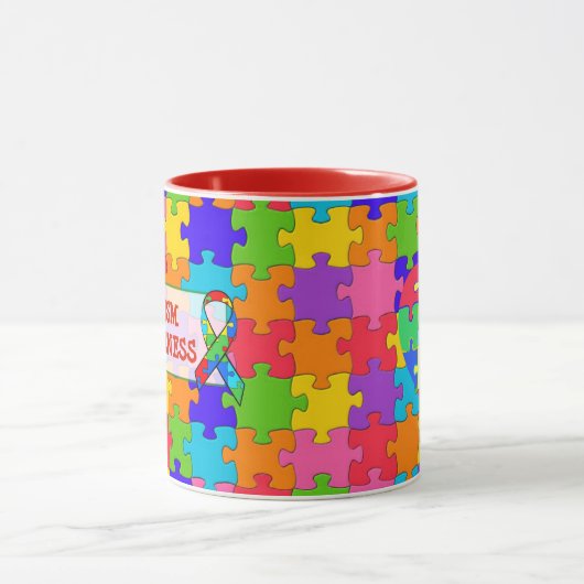 Autism Awareness Ribbon Puzzle Piecks Mok (Midden)