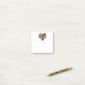 Autisme bewustzijn, hart, post-it® notes (Op bureau)