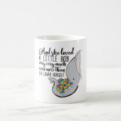 Autistisch | En ze hield erg veel van een kleine j Koffiemok (Center)