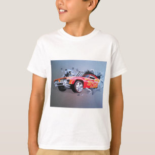 Auto die door de muur kruipt t-shirt