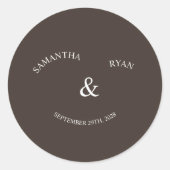 Autocollant de mariage rond brun profond (Devant)