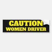 AUTOCOLLANT DE VOITURE ATTENTION, FEMMES CONDUCTEUR (Devant)