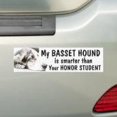 Autocollant De Voiture Basset Hound - plus futé que l'étudiant d'honneur (En voiture)