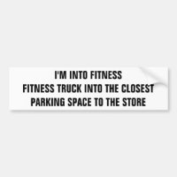 Camion Fitness dans l'espace de stationnement le p