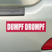Autocollant De Voiture DUMPF DRUMPF (blanc sur le rouge) (En voiture)