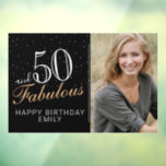 Autocollant Pour Fenêtre 50 et fabuleux moderne Black 50th Birthday Photo<br><div class="desc">50 et Fabulous Modern Black 50th Birthday Party Photo Fenêtre Cling. Grand signe pour la fête du 50ème anniversaire avec une photo personnalisée, une citation inspirante 50 et fabuleux et texte dans un script tendance avec un nom. L'arrière - plan est noir et le texte est blanc et doré. Personnalisez...</div>