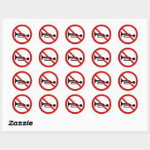 Autocollant rond avec signe interdit corne. (Feuille)