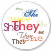 Autocollant She/They Partout (Devant)