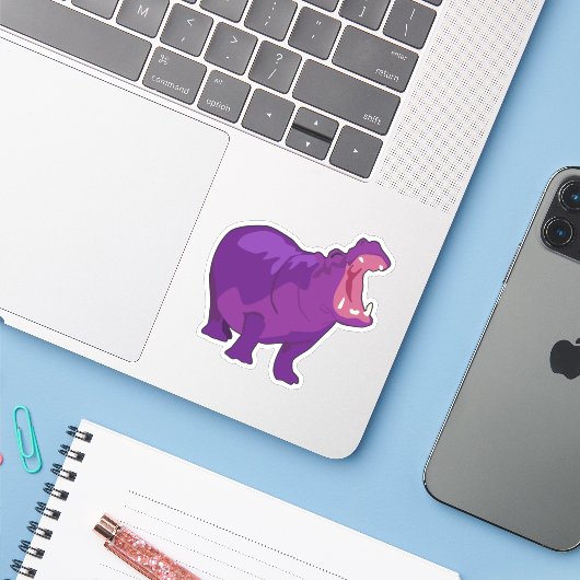 Autocollant vectoriel hippo violet (Ordinateur portable avec iPhone)