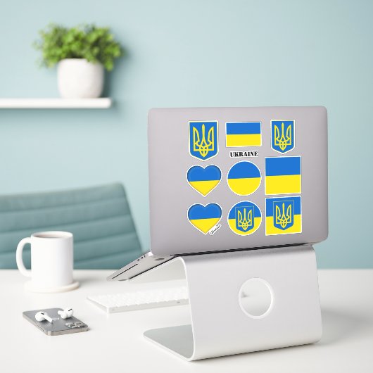 Autocollants Ukraine & drapeau ukrainien, Coeur / (Ordinateur portable sur le bureau)
