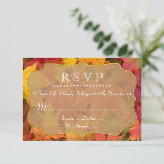 Automne Leaves Gold Foil Wedding RSVP (Debout devant)