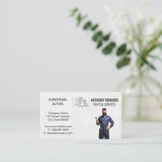 Automonteur met sleutel | Auto-onderdelen Diensten Visitekaartje (Staand voorkant)