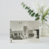 Auto's geparkeerd bij benzinestation briefkaart (Staand voorkant)