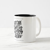 Autosoin Noir minimaliste Citations Mug (Devant droit)