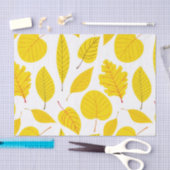 Autumn bladeren in geel tissuepapier (Craft)