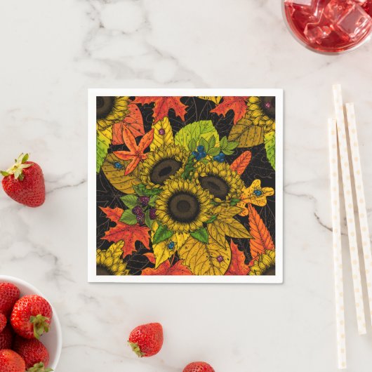 Autumn bouquet op zwart servet (Insitu)