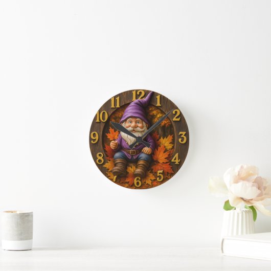 Autumn gnome with maple leaves rustic ronde klok (Huis)