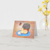 Autumn Greeting Cat and Monarch Butterfly Serene  Kaart (Gele Bloem)