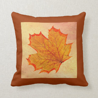 Autumn leaf pillow kussen