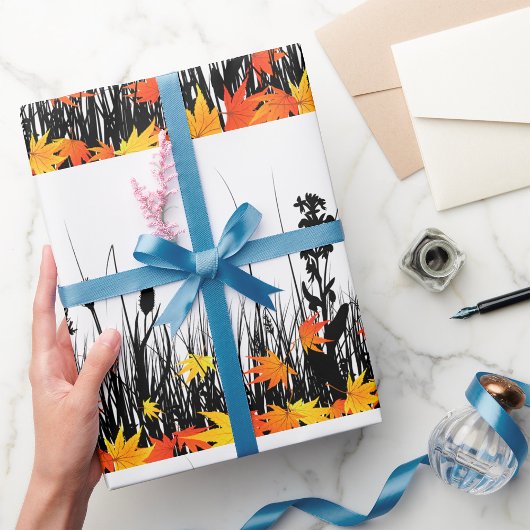 Autumn Maple Leaves en Wild Grass Silhouette Cadeaupapier