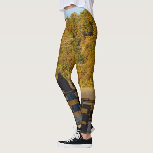 Autumn Vissen Lake Springfield Leggings (Links)
