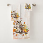 Autumn Whimsy – Thanksgiving Owl with Fall Leaves Bad Handdoek (Insitu)
