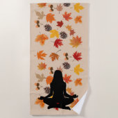 Autumnal Tranquility: Lotus and Leaf Pattern Strandlaken (Voorkant)