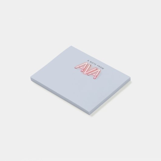 Ava-naam in gloeiende neonlampen post-it® notes (Schuin)