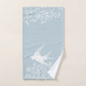 Avaler l'oiseau survolant les branches d'olivier (Serviette à main)