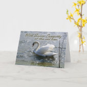 Avec la carte sincère de cygne de sympathie (Fleur jaune)